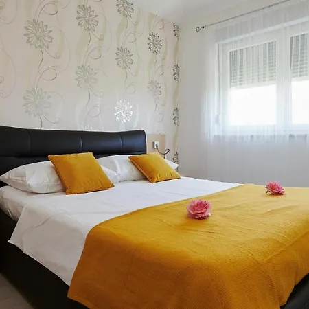 Adria Apartment *